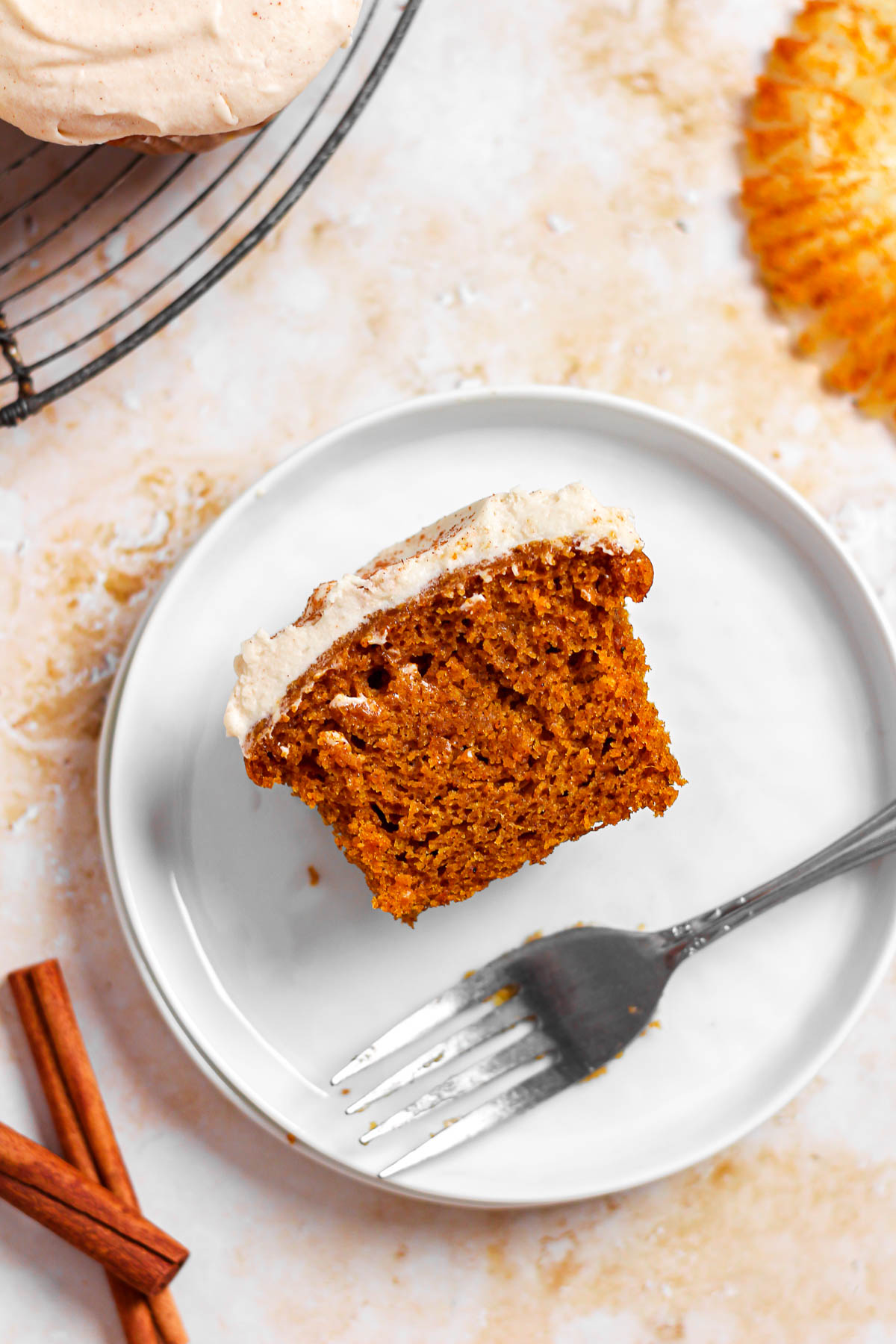 pumpkin cupcakes with cream cheese frosting